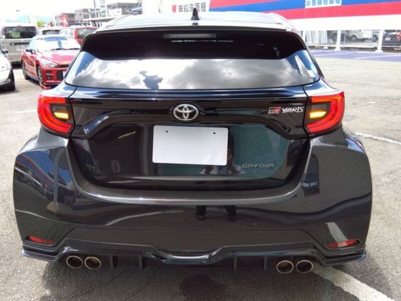 GR YARIS