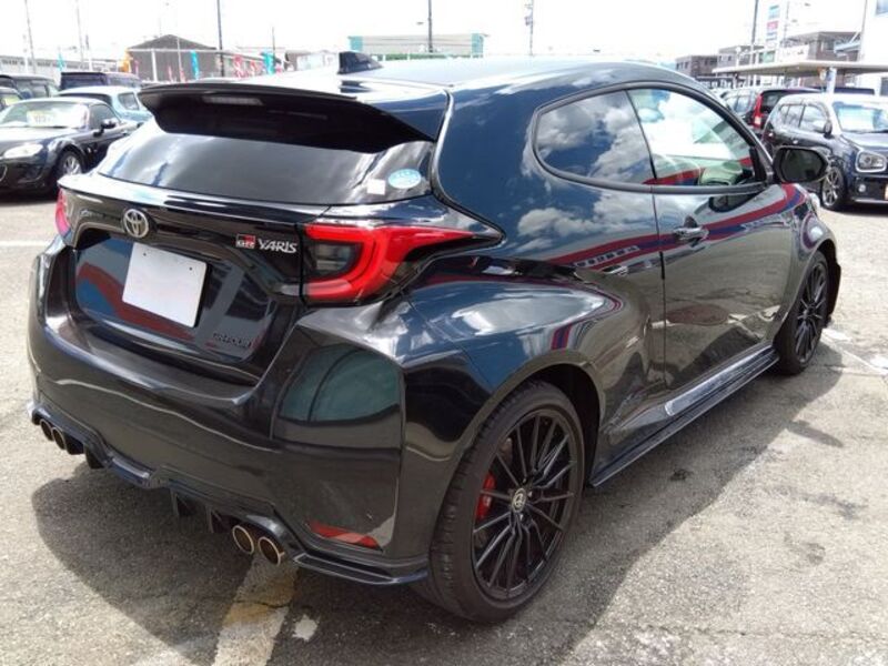 GR YARIS