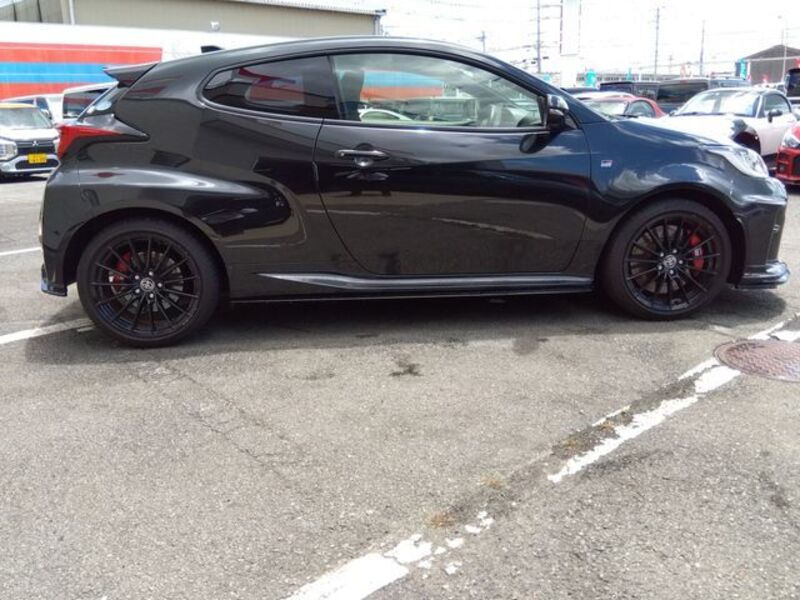 GR YARIS