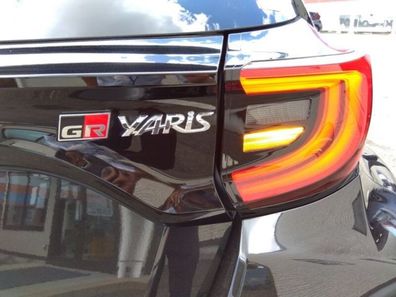 GR YARIS
