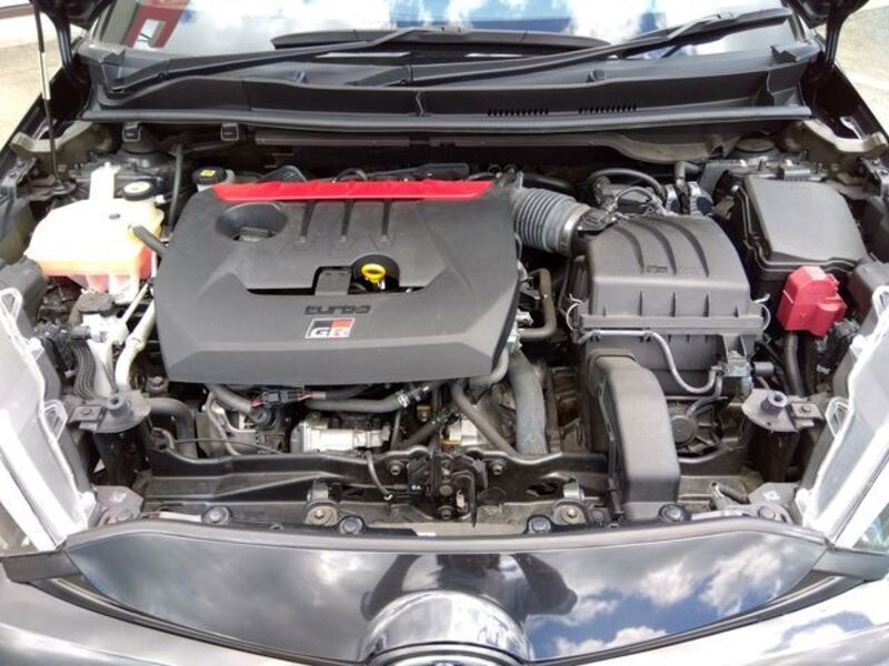 GR YARIS