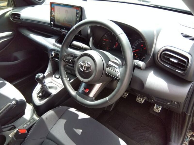 GR YARIS