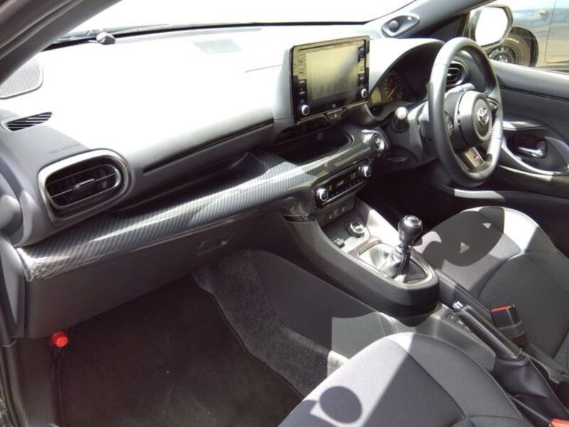 GR YARIS
