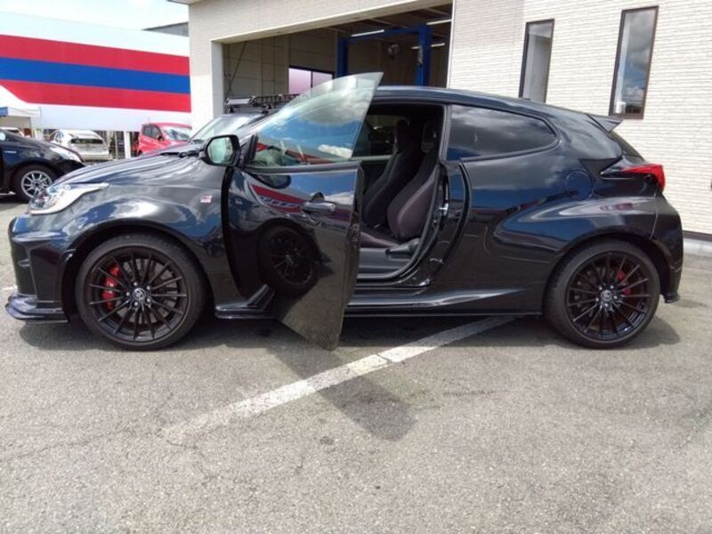 GR YARIS