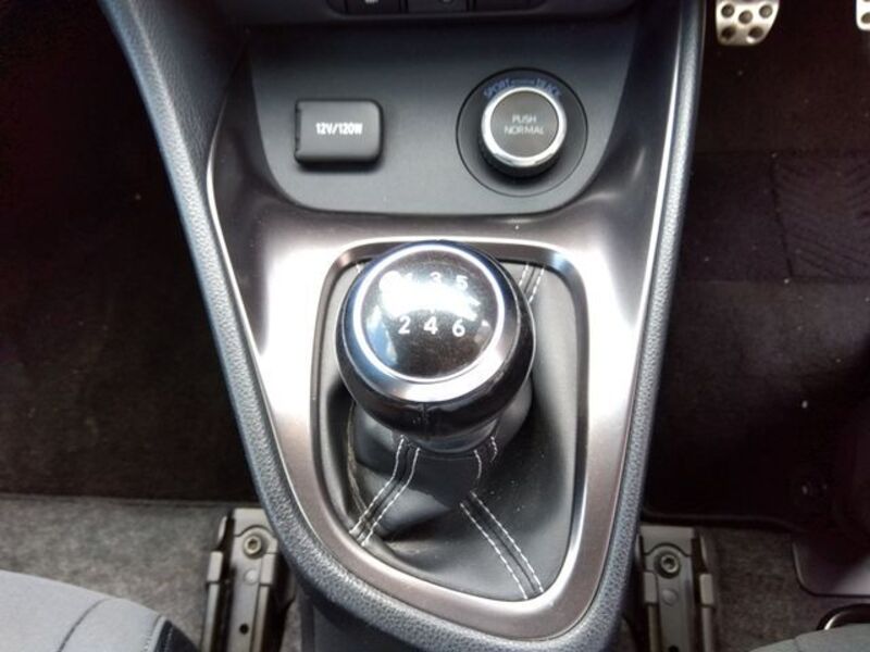 GR YARIS