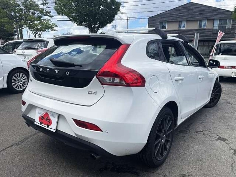 V40