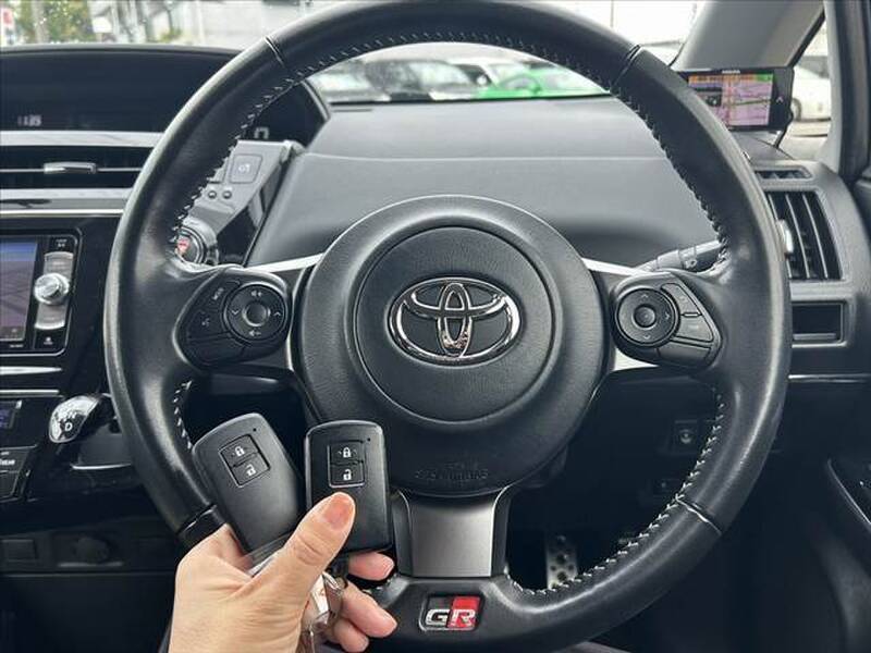 PRIUS ALPHA