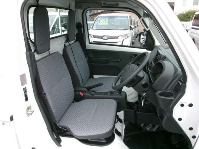 CLIPPER TRUCK
