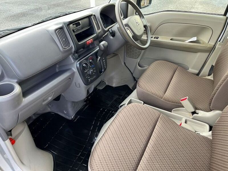 MINICAB VAN
