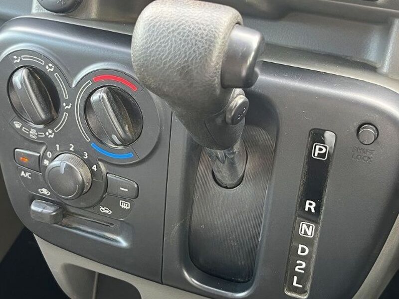 MINICAB VAN