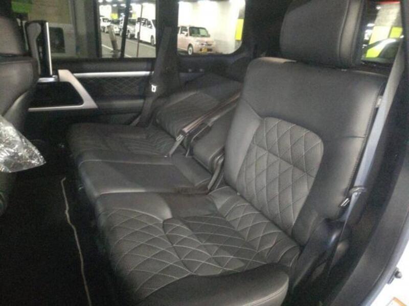 LAND CRUISER