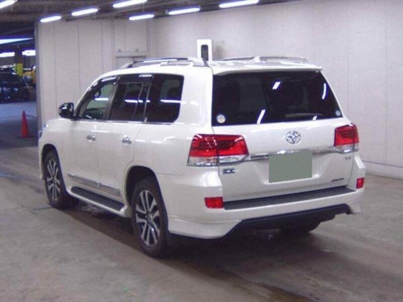 LAND CRUISER