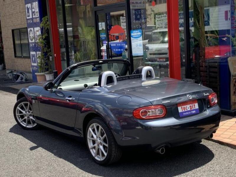 ROADSTER