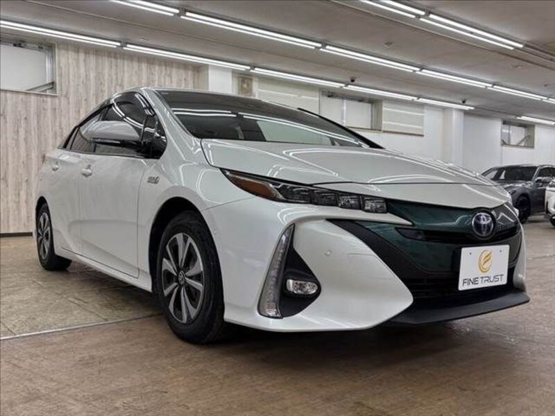 PRIUS PHV