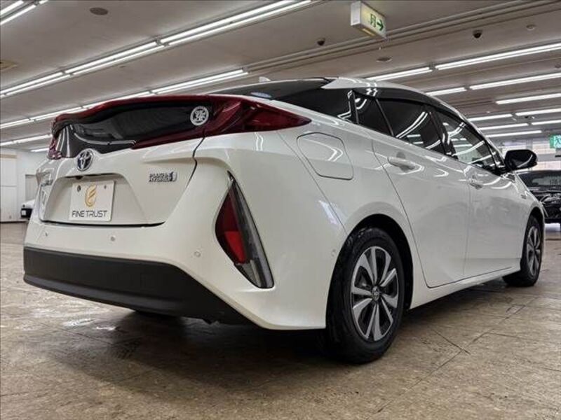 PRIUS PHV