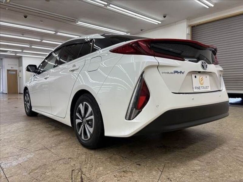 PRIUS PHV