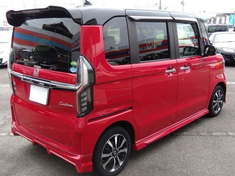 N BOX CUSTOM