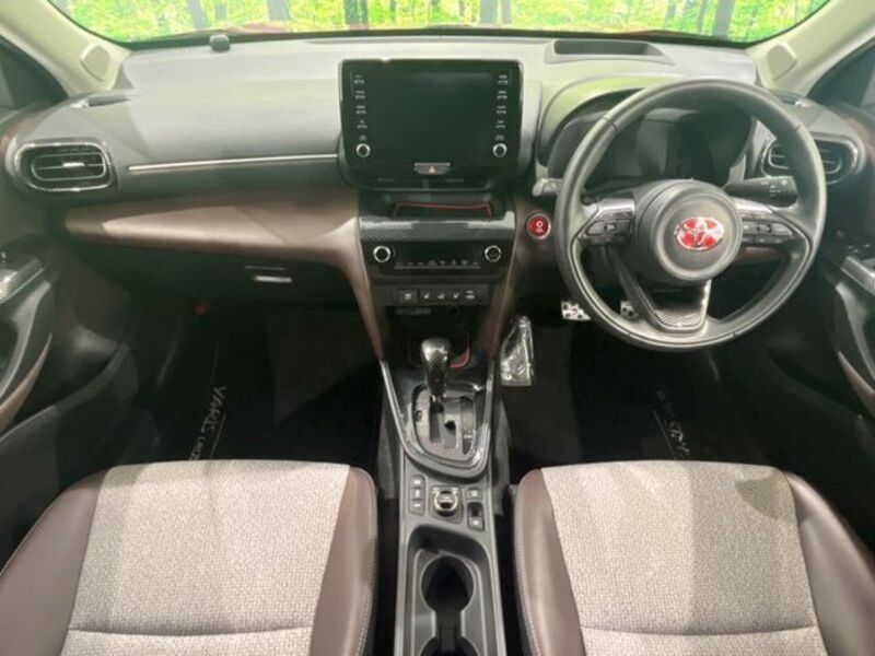 YARIS CROSS