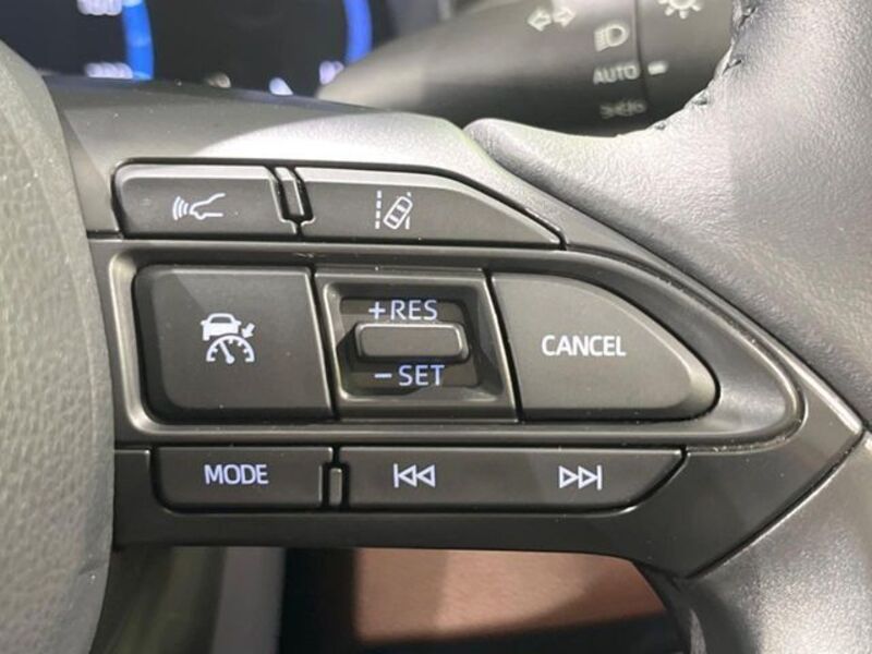 YARIS CROSS