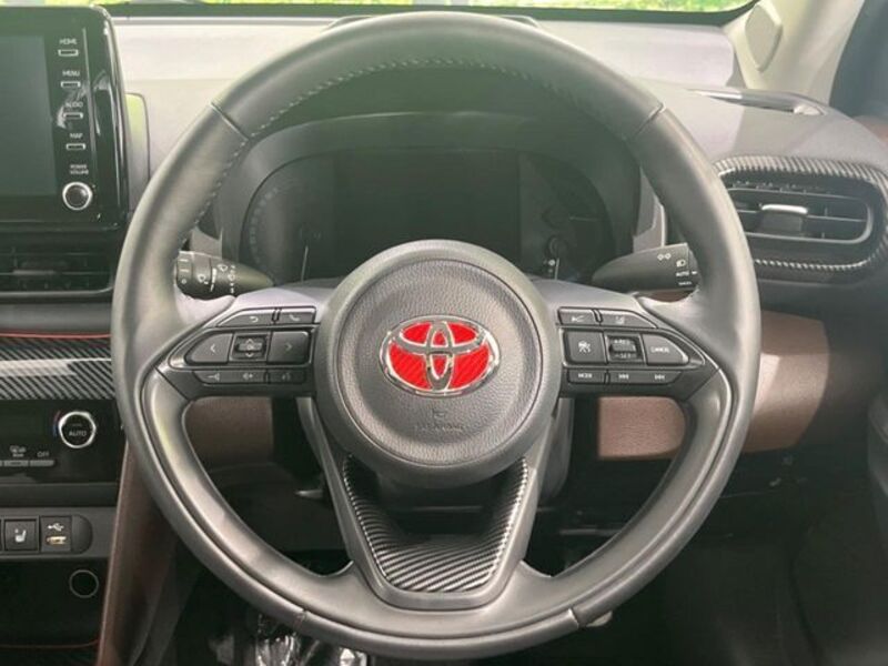 YARIS CROSS