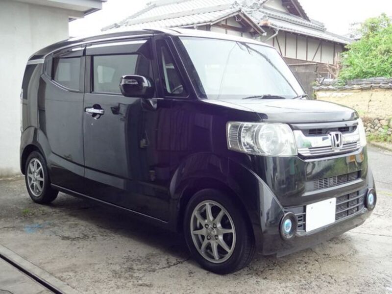 HONDA N BOX SLASH
