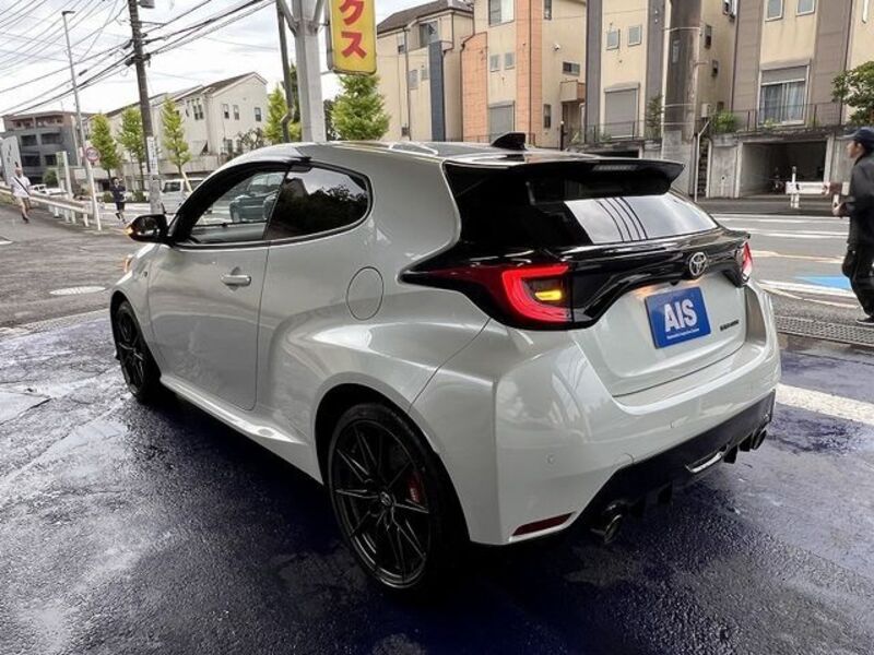 GR YARIS