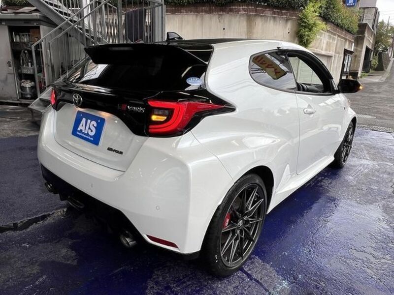 GR YARIS