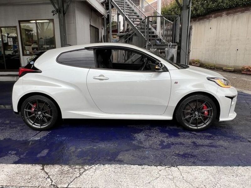 GR YARIS
