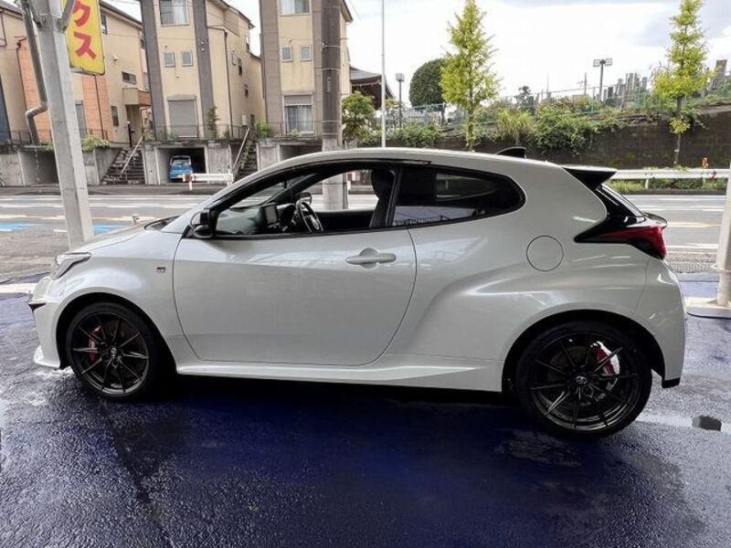 GR YARIS