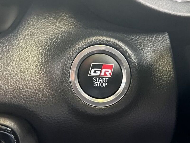GR YARIS