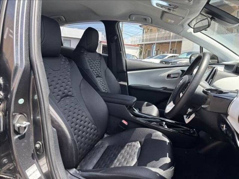 PRIUS PHV