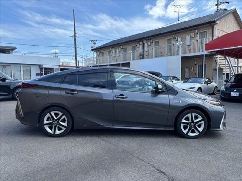PRIUS PHV