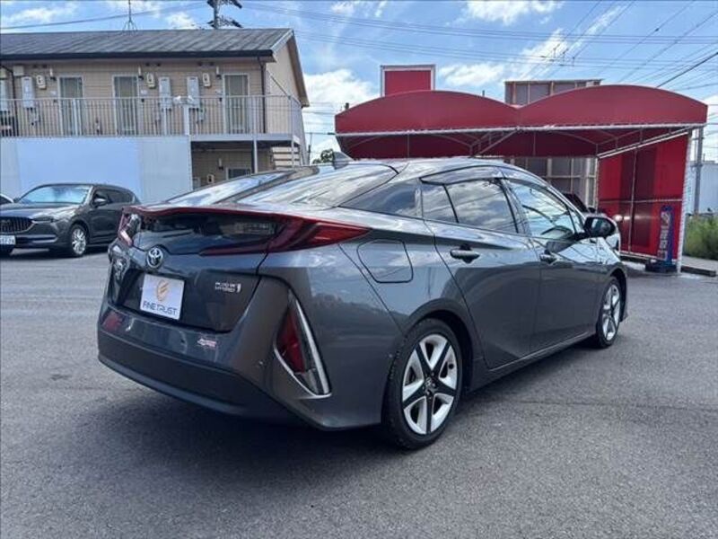 PRIUS PHV