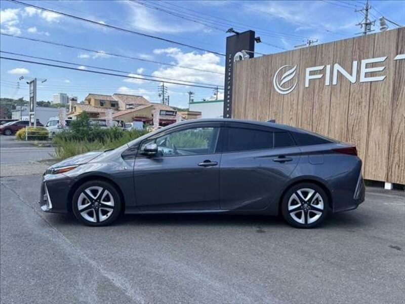 PRIUS PHV