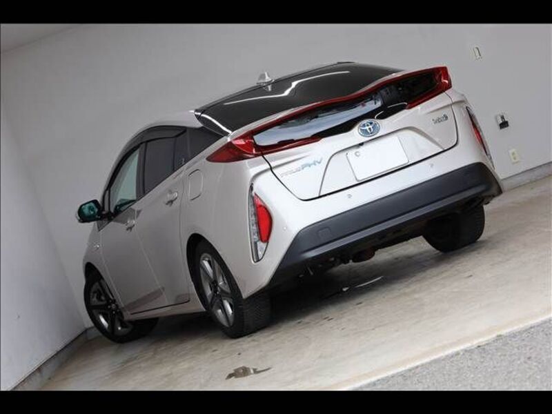 PRIUS PHV