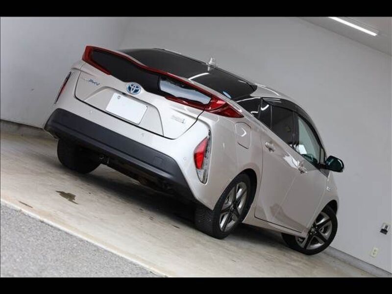 PRIUS PHV