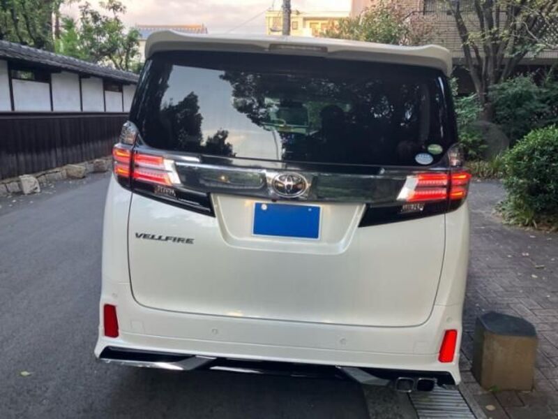 VELLFIRE