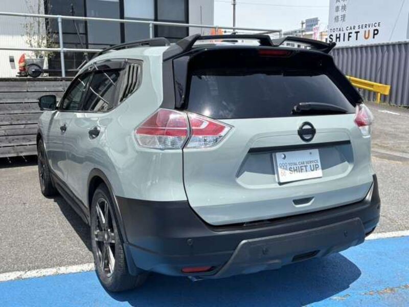 X-TRAIL