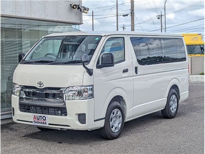 TOYOTA HIACE