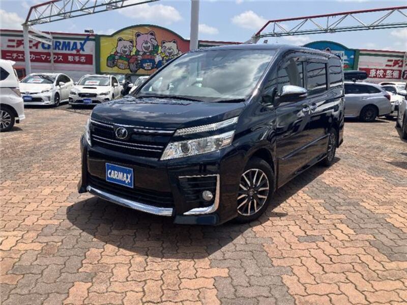 TOYOTA VOXY
