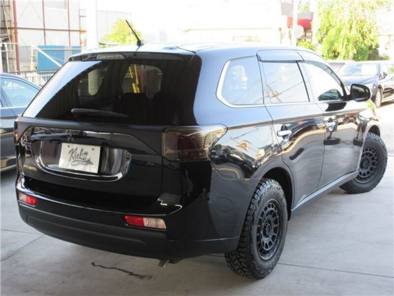 OUTLANDER
