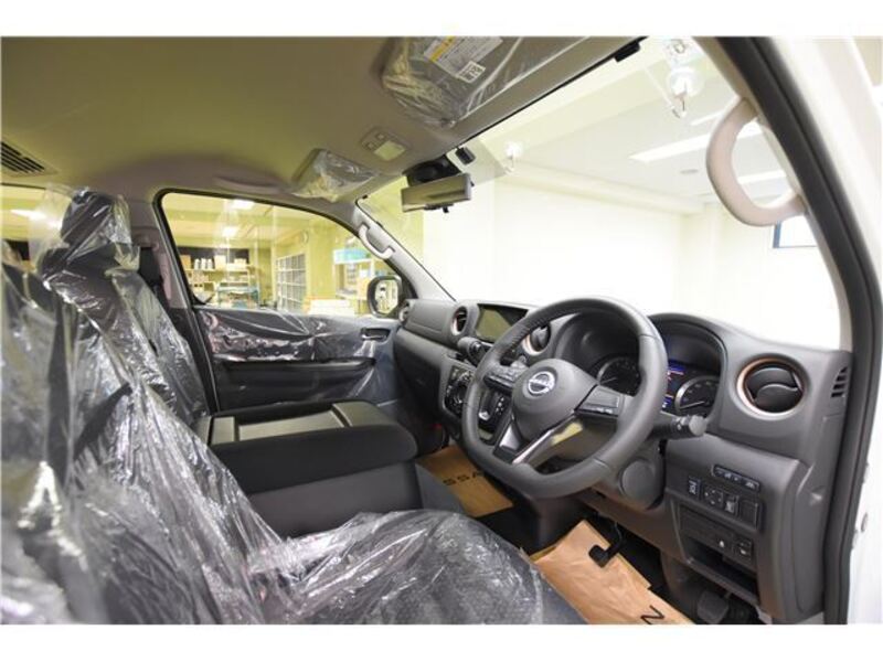 CARAVAN VAN