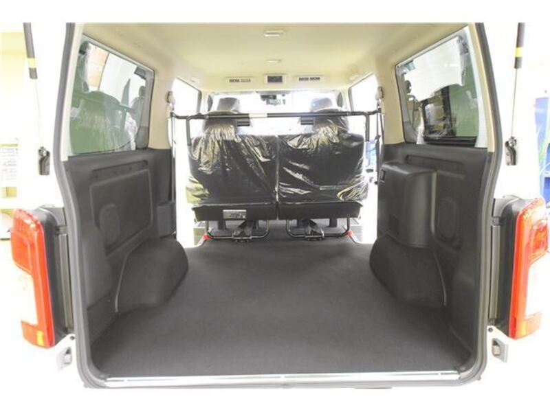 CARAVAN VAN