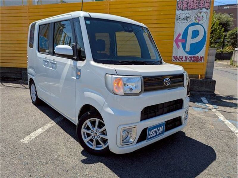 TOYOTA PIXIS MEGA
