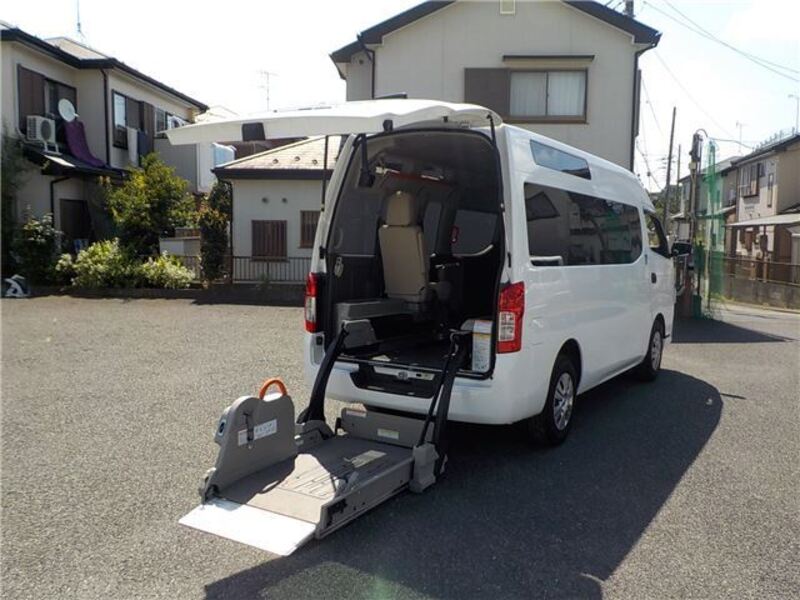 NV350 CARAVAN-0