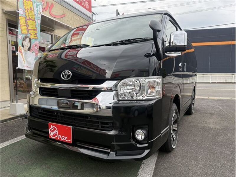 TOYOTA HIACE
