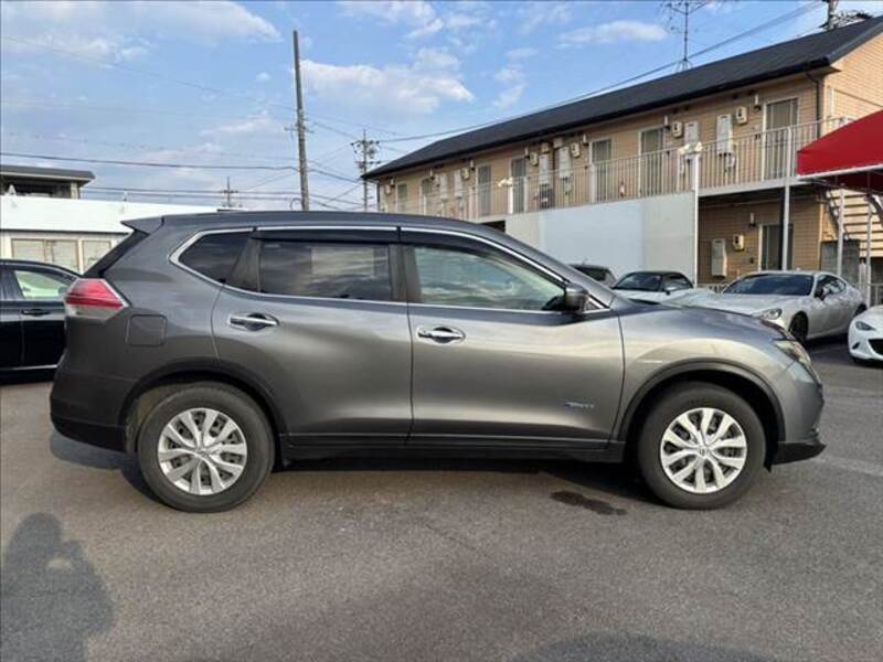 X-TRAIL