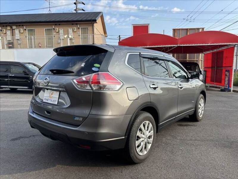 X-TRAIL