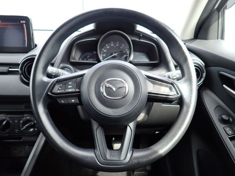 MAZDA2