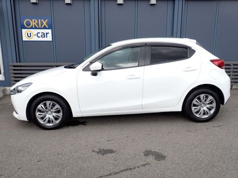 MAZDA2